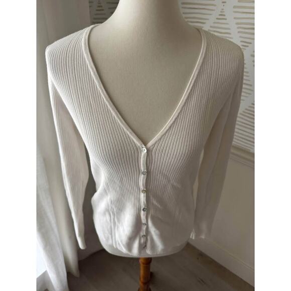 Caslon Women’s Medium White V Neck Button Cardigan - Picture 2 of 6